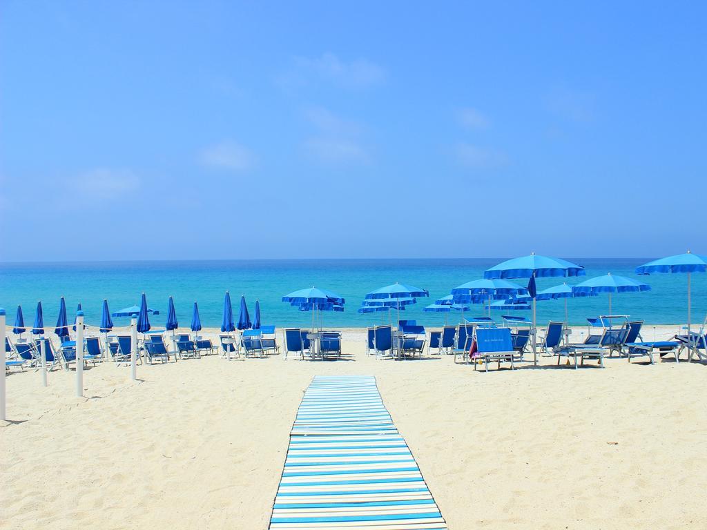 Blu Tropical Resort Цамброне Екстер'єр фото