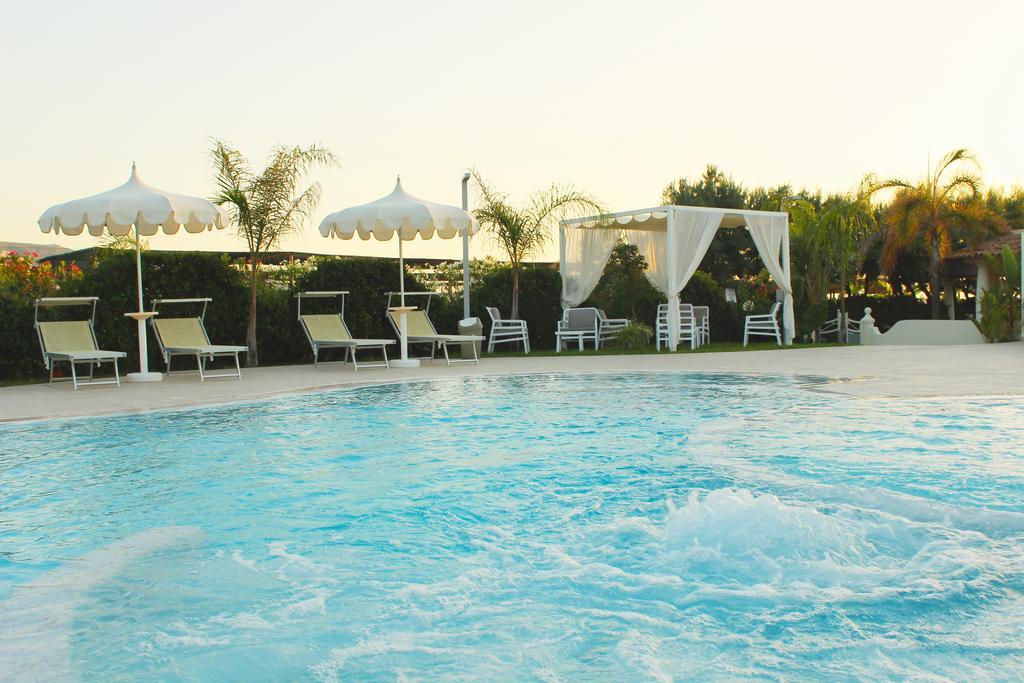 Blu Tropical Resort Цамброне Екстер'єр фото