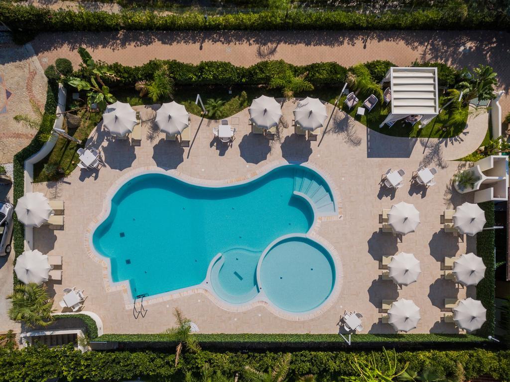 Blu Tropical Resort Цамброне Екстер'єр фото